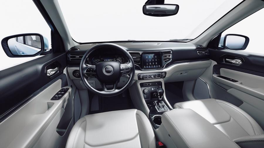 Торпедо Jeep Commander Plug-in Hybrid (K8) 2019 года  (фото 2 из 2)